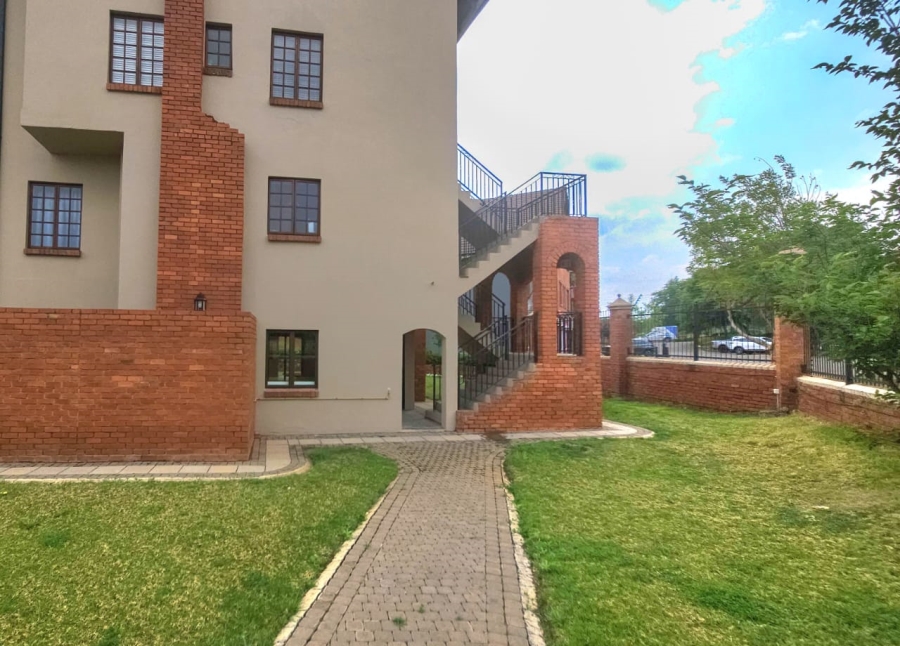 To Let 3 Bedroom Property for Rent in Landsmeer Residential Estate North West